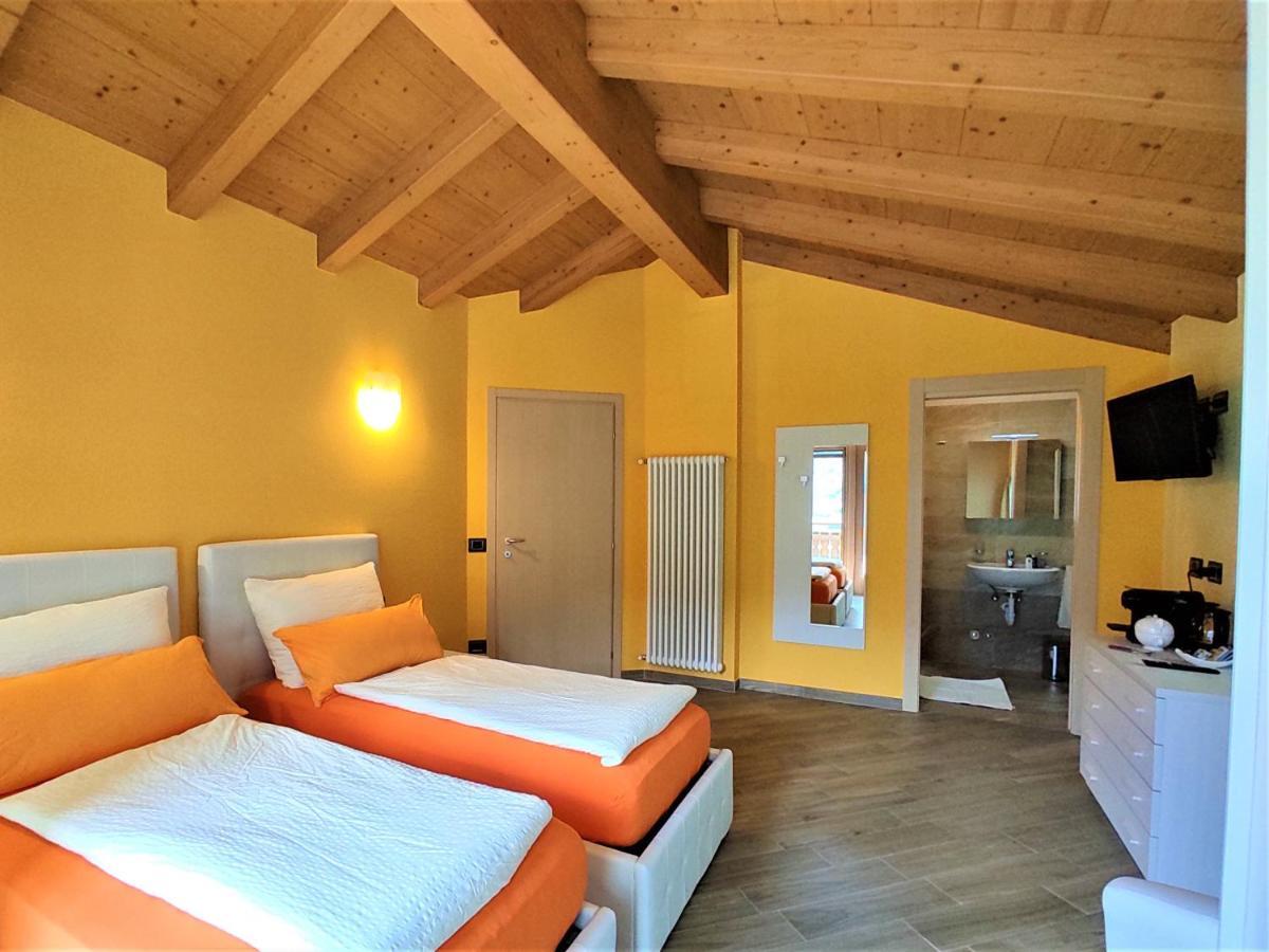B&B Il Germoglio Castione Andevenno Bagian luar foto